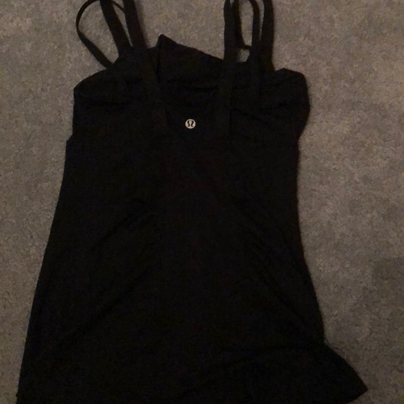 Lululemon black workout top! - Picture 2 of 2